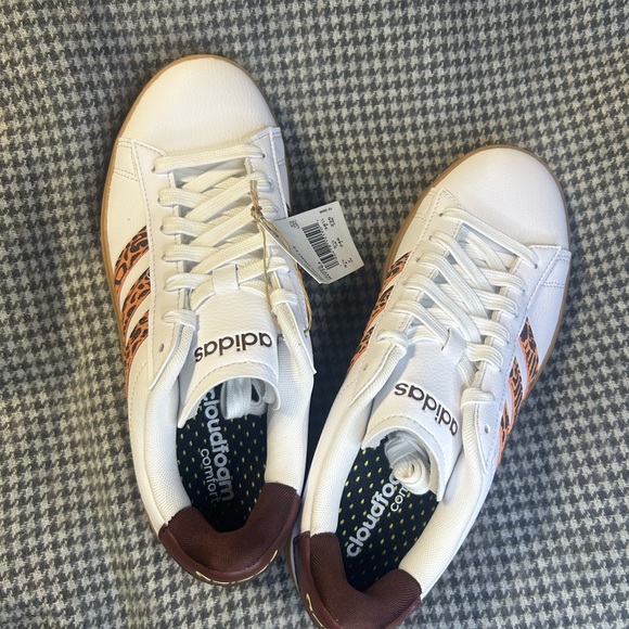 adidas White and Orange Women's Sneakers - Picture 5 of 6